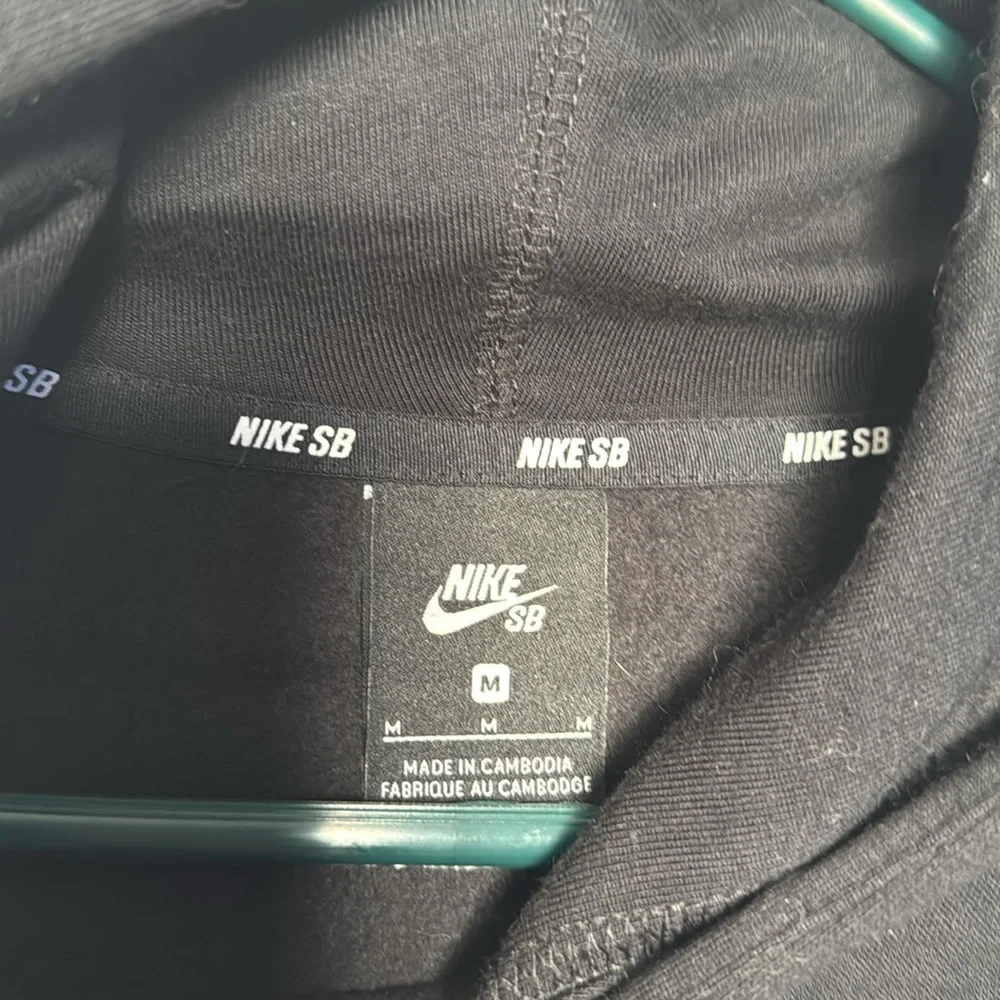 Nike SB Hoodie - Picture 3 of 6